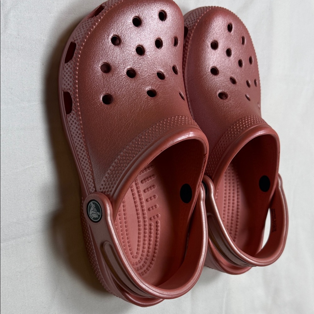 CROCS Women's Sandals in Deep Burgundy women’s6 men4, kids coral/metallic pink - Picture 6 of 16